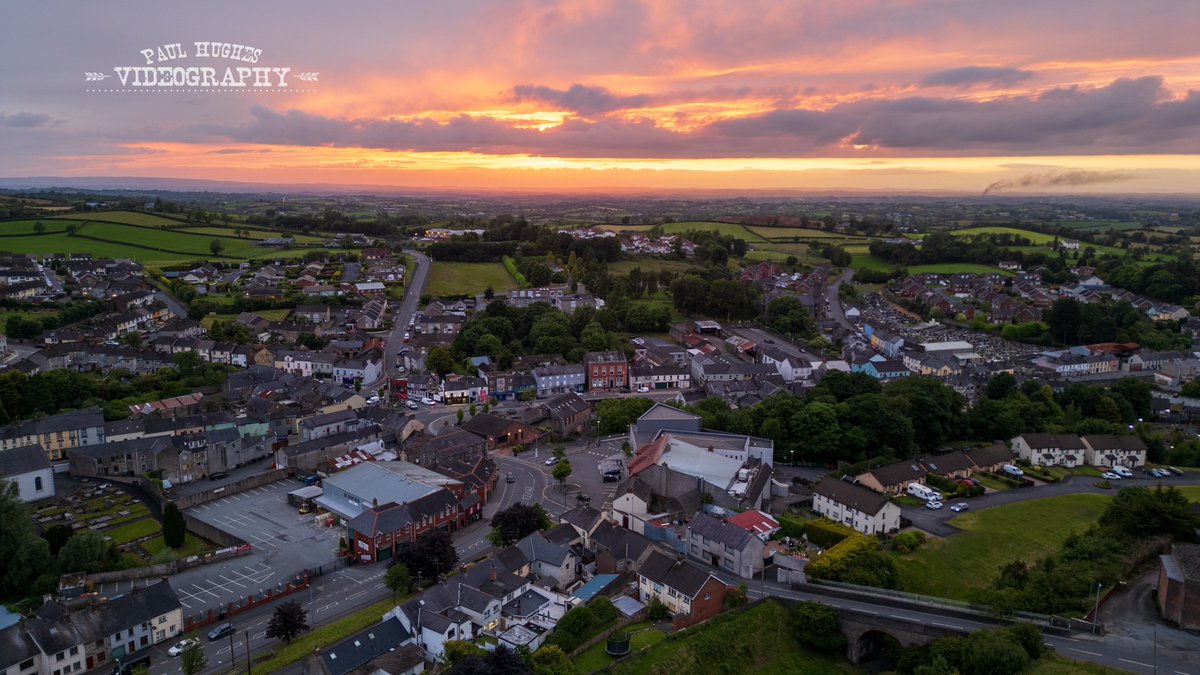 PaulHughesVideo's tweet photo. Stunning sunset over Keady this evening

#Sunset #DronePic #Keady #Ireland https://t.co/SNhGijcluY