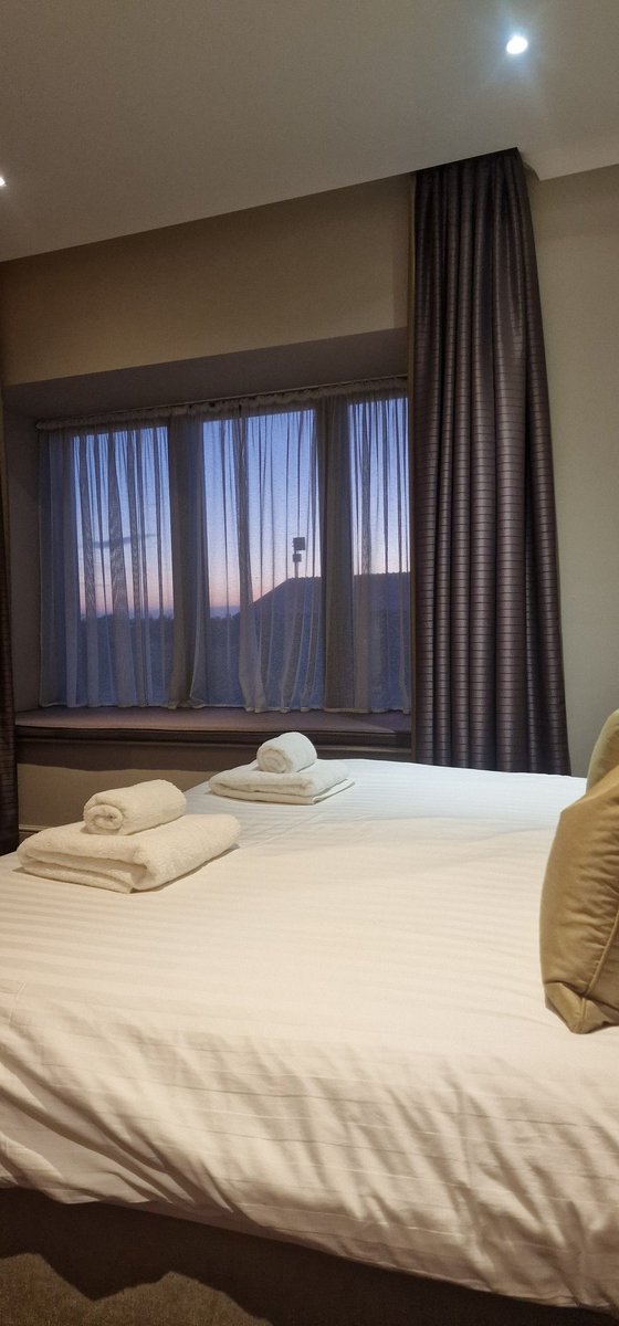 helenbarrett3's tweet image. Just relaxing and so peaceful....... had a great night, hopefully they enjoyed the @OfficialNUSA Prom 2024. Soon time for a slow walk round to collect them. #PromNightSpecial #ClassOf2024 #WhatNext #NUSA247 #NUSAForever