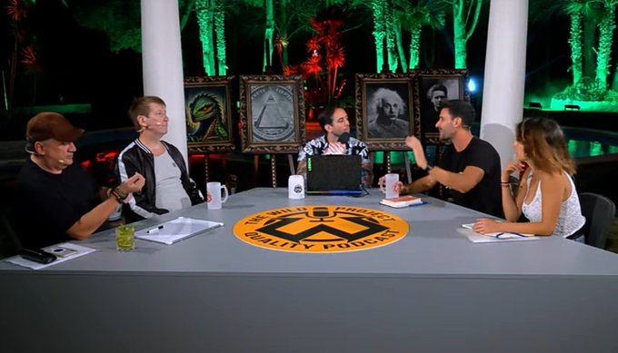 danikotina's tweet image. Lo de que Jordi Wild haya juntado a Mr. Tartaria y Rimbel para debatir contra La gata de Schrödinger y Santaolalla que cojones es.

No cabe un loco más aquí, gracias Jordi. #TheWildProject