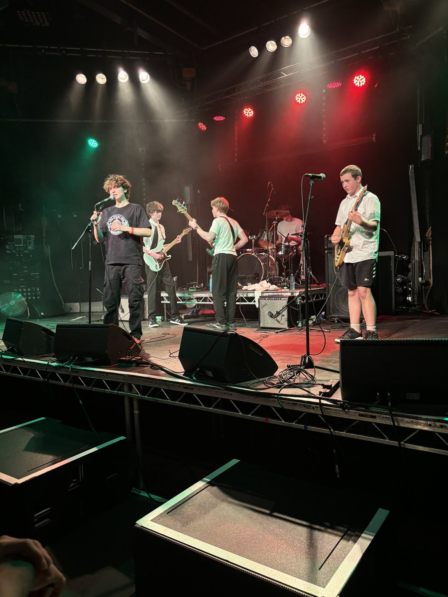 RadalWid's tweet photo. Amazing gig tonight @CookiesNcream_b @CambsCreate https://t.co/74e57hh6r3