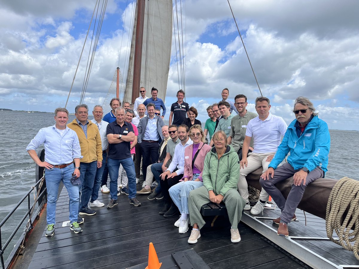 Vandaag gingen we met bestuurders, industrie en netbeheerders de Oosterschelde over met de Zeeuwse klipper Avontuur. Er gebeurt heel veel de komende jaren, samenwerking is essentieel om dit tijdig in te passen zodat de industrie haar verduurzamingsplannen kan uitvoeren.