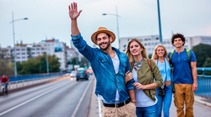 Comienzan las vacaciones de verano y la mejor forma de desplazarte al aeropuerto o el tren es en 🚖.Reservalo con antelación a través de WhatsApp 663 15 15 15 o descargando la app Pidetaxi .
#depuertapuerta #pidetutaxi  #taxiensevilla #tellevamos #pidetaxisevilla