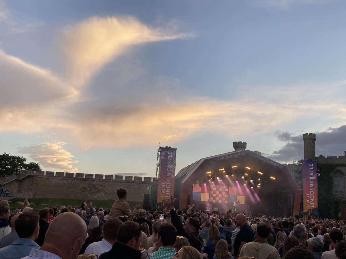 What a sight and sound ! Kaiser chiefs at Lincoln Castle #LivingYourBestLife