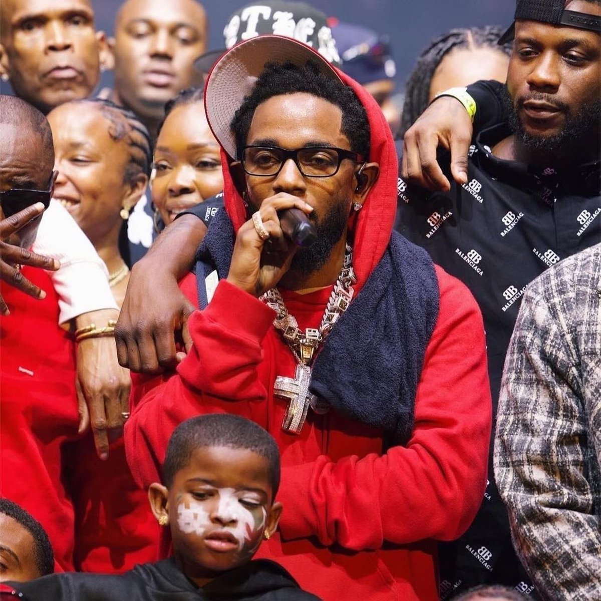 nfr_podcast's tweet photo. Kendrick Lamar and pgLang donate $200,000 to local L.A. charities &amp; community initiatives 🙏

Institutions include:

▫️Peace4Kids
▫️Safe Place for Youth
▫️Boys &amp; Girls Club L.A.
▫️Love + Ethos
➕ 16 more https://t.co/OjM6PCUixN
