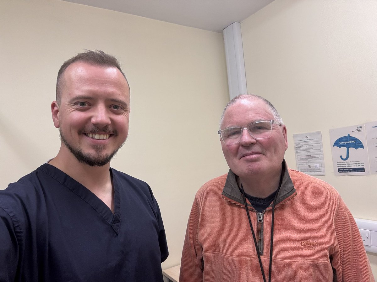 Today I had the pleasure of being joined in clinic by Ken Sanderson, general manager at <a href="/STEPS_Charity/">Steps Charity Worldwide</a>

We spent the day in the Perthes’ clinic at <a href="/Leeds_Childrens/">Leeds Children's Hospital</a> where Ken got to meet children with #Perthes and their families and learn all about the care we provide

#AGCDRF