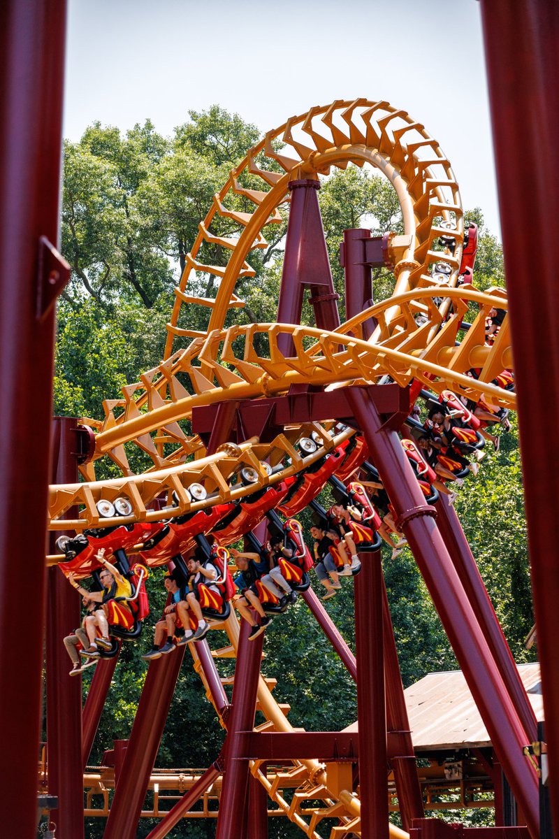 Take your weekend to new heights on Professor Screamore’s grandest creation, THE SKYWINDER!