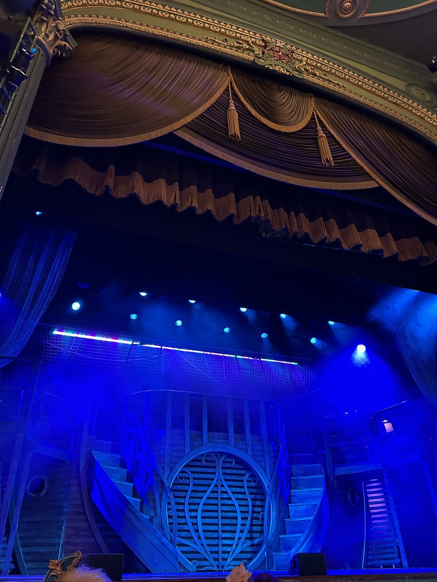 CEBailey1's tweet image. Hilarious night at @RoyalNottingham watching #unfortunatethemusical 🌊🐙🧜‍♀️