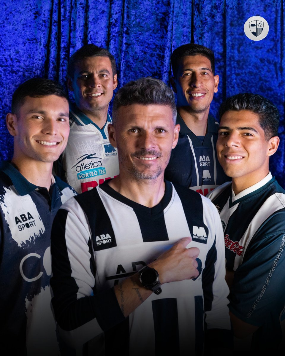 dlptlv's tweet photo. Antes me burlaba de mi tío por usar estas playeras de Rayados en cada partido y ahora quiero comprar una 😳😂 https://t.co/NotkxsMF4k