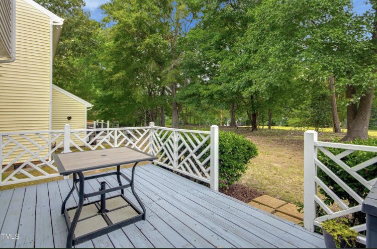MattMaynard9's tweet photo. 🚨#OpenHouse! 🚨

Come out this Saturday to this fantastic 3 bedroom and 2 1/2 bath #raleigh home. Address is 1945 Talamore Ct. Offered at $335,000.
#kellerwilliamspreferredrealty
#trianglerealestate https://t.co/6lfNczyRJF