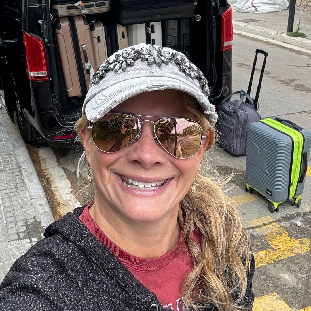 GDCinspires's tweet image. Beth is kicking off the summer with her recent travels to Europe! 🌞 

We&apos;re curious—where are your travel plans taking you this summer? Share your destinations and let&apos;s get inspired! 🌍 #SummerTravel #GDC #CEOOnTheGo #AgencyLife #AdvertisingAgency #EuropeanAdventure