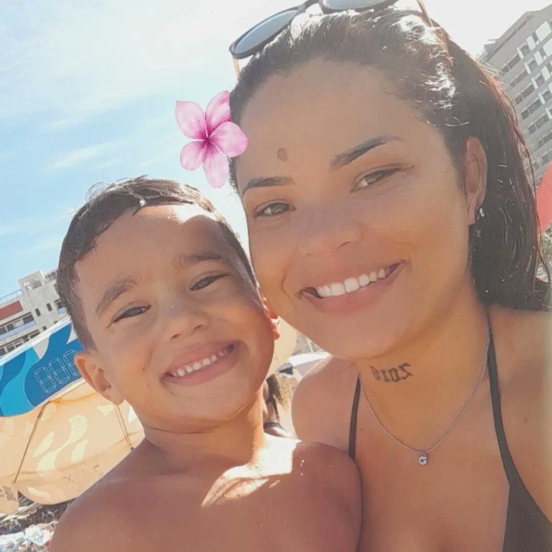 BrendaInngrid's tweet photo. Ainda bem que eu engravidei de você,  é mó da hora ser sua mãe 💕👩‍👦 https://t.co/GW49GbtuSJ