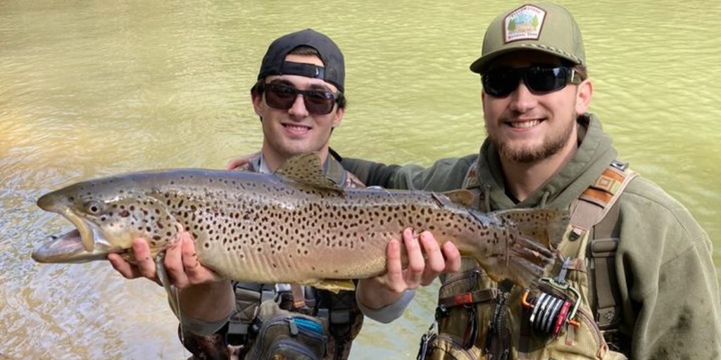 pafishandboat's tweet image. Trevor caught this beauty in May. 😎

"This 29-inch Brown Trout was easily the biggest one I've caught so far, and it put up a great fight!"

🎣Have a fish story to share with us? Email your photo and details to: ra-fbsocial1@pa.gov. 

#FishFriday #FishPA #PAFish #Trout #Angler