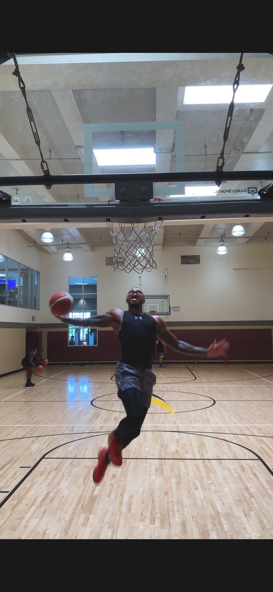 Derrick Gordon tweet media