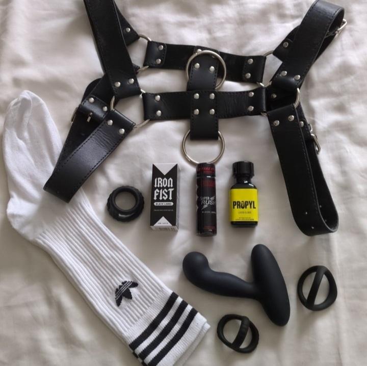fetish pop 😈 (1K) tweet media