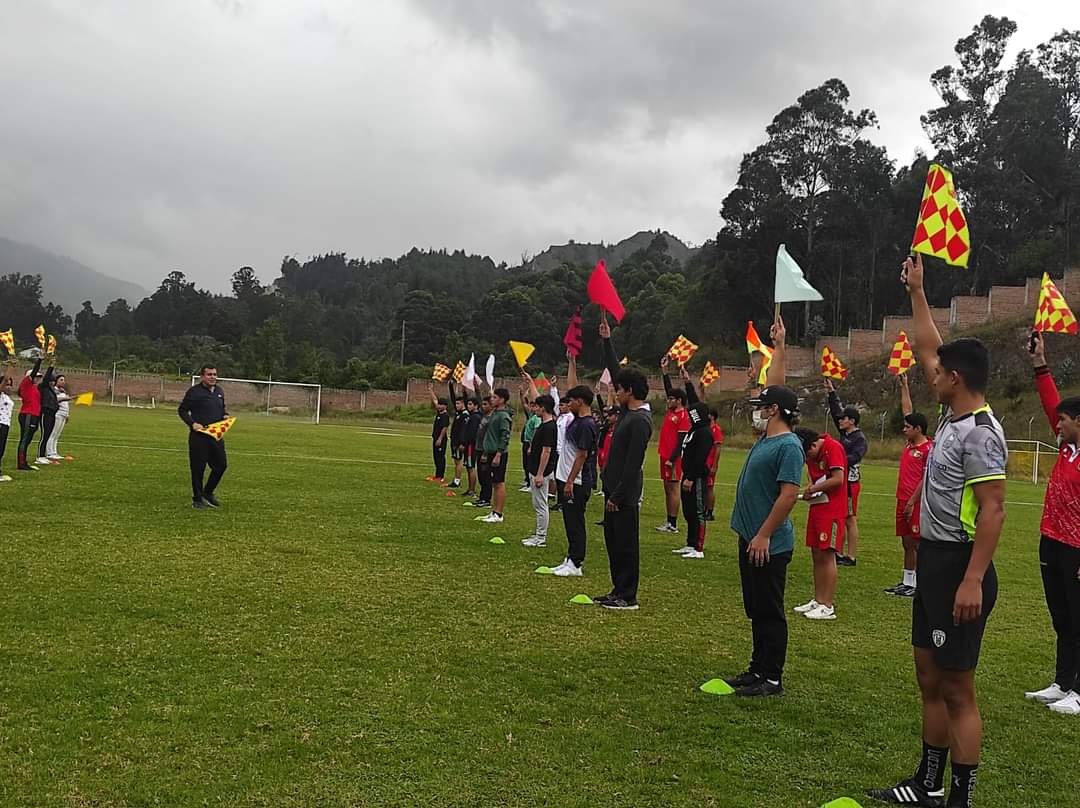 EduContinuaUNL's tweet photo. Se cumplió satisfactoriamente nuestro Taller de Mecánica Arbitral de Baloncesto y Fútbol 🏀⚽️ 

A lo largo de dos intensas semanas, nuestros participantes se sumergieron en el mundo del arbitraje deportivo, aprendiendo de la mano de destacados expositores con amplia experiencia. https://t.co/vRSfDU1CKd