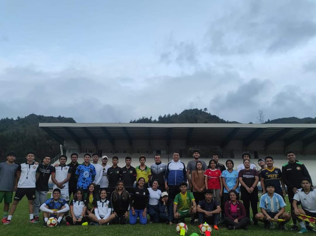 EduContinuaUNL's tweet photo. Se cumplió satisfactoriamente nuestro Taller de Mecánica Arbitral de Baloncesto y Fútbol 🏀⚽️ 

A lo largo de dos intensas semanas, nuestros participantes se sumergieron en el mundo del arbitraje deportivo, aprendiendo de la mano de destacados expositores con amplia experiencia. https://t.co/vRSfDU1CKd