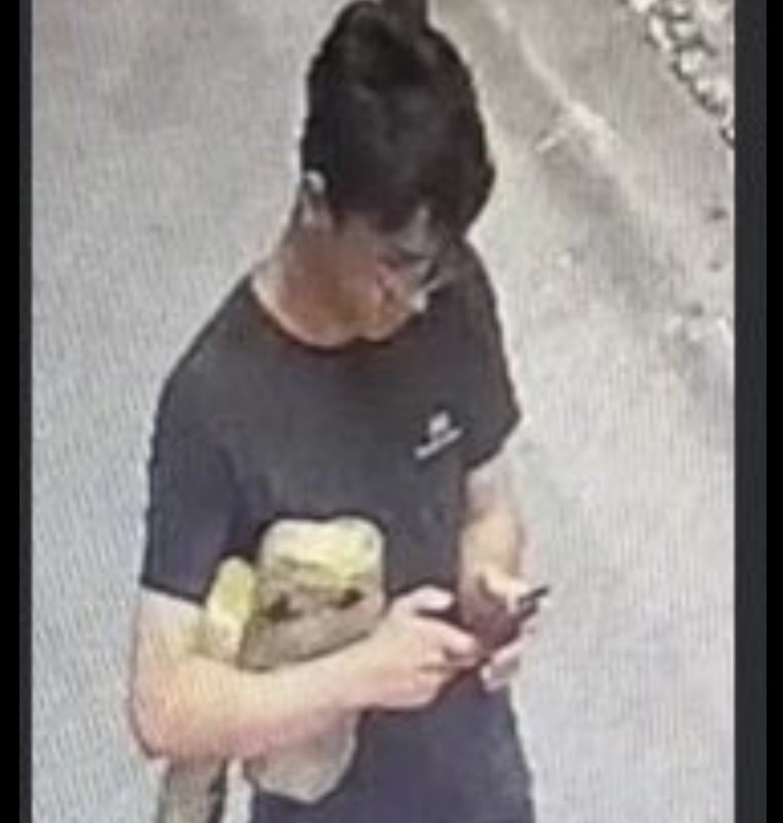 Vicdanımız kanıyor … 
Bunları bulacaksınız başka bir çareniz yok .
<a href="/AliYerlikaya/">Ali Yerlikaya</a> <a href="/TC_icisleri/">T.C. İçişleri Bakanlığı</a> <a href="/SiberayEGM/">Siberay</a> 
#EbuCehilTutuklansın
 #EbuCehilTutuklansın