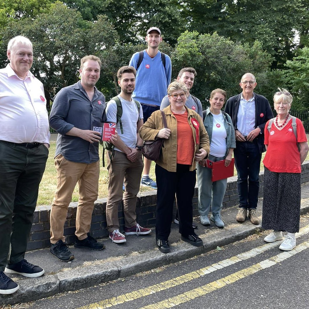 Islington South, Finsbury & De Beauvoir Labour (@islingtonsouth) on Twitter photo De Beauvoir!🌹
We’re doing this thing! We’re knocking on your door with Emily Thornberry to remind you…
Change will only happen if you vote for it! 🌹
#VoteEmily #VoteLabour #DeBeavoir #5days <a href="/EmilyThornberry/">Emily Thornberry</a> <a href="/UKLabour/">The Labour Party</a> <a href="/LondonLabour/">London Labour</a> De Beauvoir!🌹
We’re doing this thing! We’re knocking on your door with Emily Thornberry to remind you…
Change will only happen if you vote for it! 🌹
#VoteEmily #VoteLabour #DeBeavoir #5days <a href="/EmilyThornberry/">Emily Thornberry</a> <a href="/UKLabour/">The Labour Party</a> <a href="/LondonLabour/">London Labour</a>
