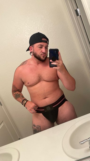 i found my new favorite jock 😌💋 https://t.co/5YWKFae6jB