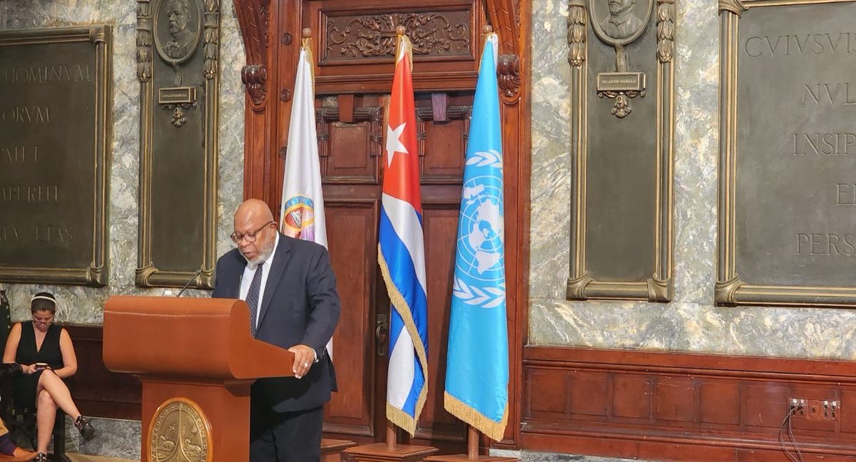 CubaMINREX's tweet photo. Bajo el título "#Cuba y el Multilateralismo: oportunidades y retos", el @UN_PGA reconoció el importante papel de Cuba en la promoción de agendas diplomáticas para la paz y la seguridad, la cooperación entre las naciones y el multilateralismo, sobre la base de principios humanos. https://t.co/8goCDJDOWZ