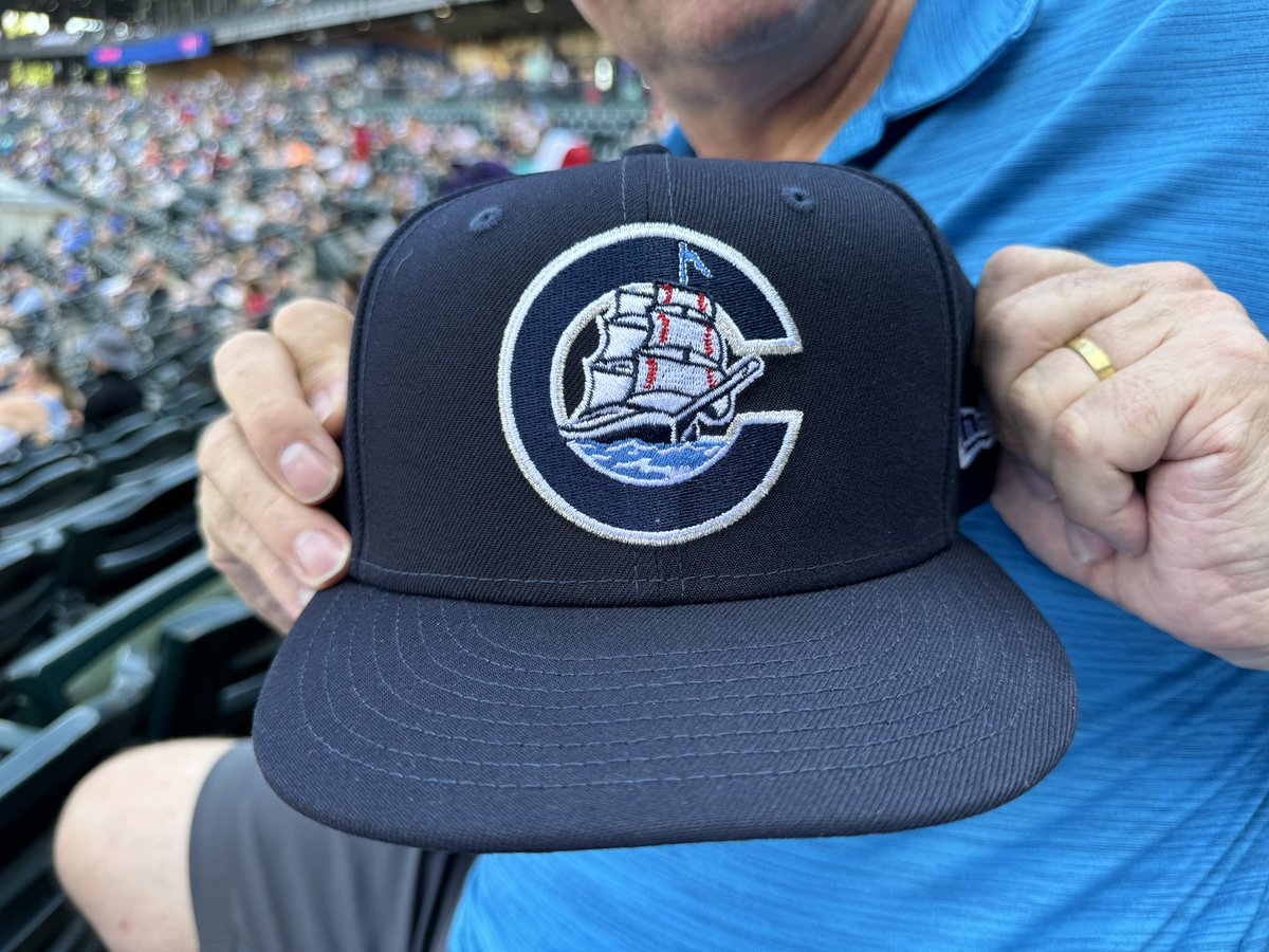 MappingThePath's tweet photo. Enjoying the fine selection of merch at the @ClippersCargo with the @CLBClippers. Chose the community’s pick for my hat!

#ThisShipRocks⚓️
#EMWRoadTrip #23ballparks23days https://t.co/zXM0hKTEcl