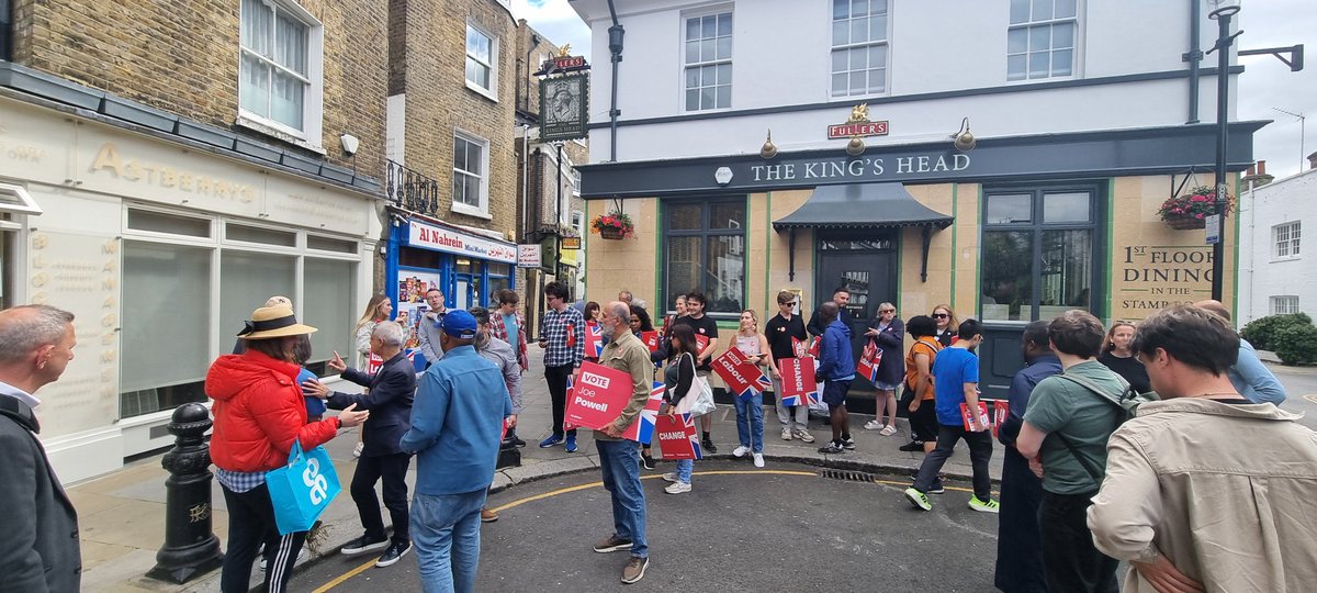 SajButt9070's tweet image. Great campaign in Earls Court to support Joe Powell along with Sadiq Khan, Mushtaq Lasharie @TWSPeople, Cllr @KasimAli_1
, Cllr @bakhtiarmo
And Mayor of London @SadiqKhan @josephpowell @UKLabour 🌹