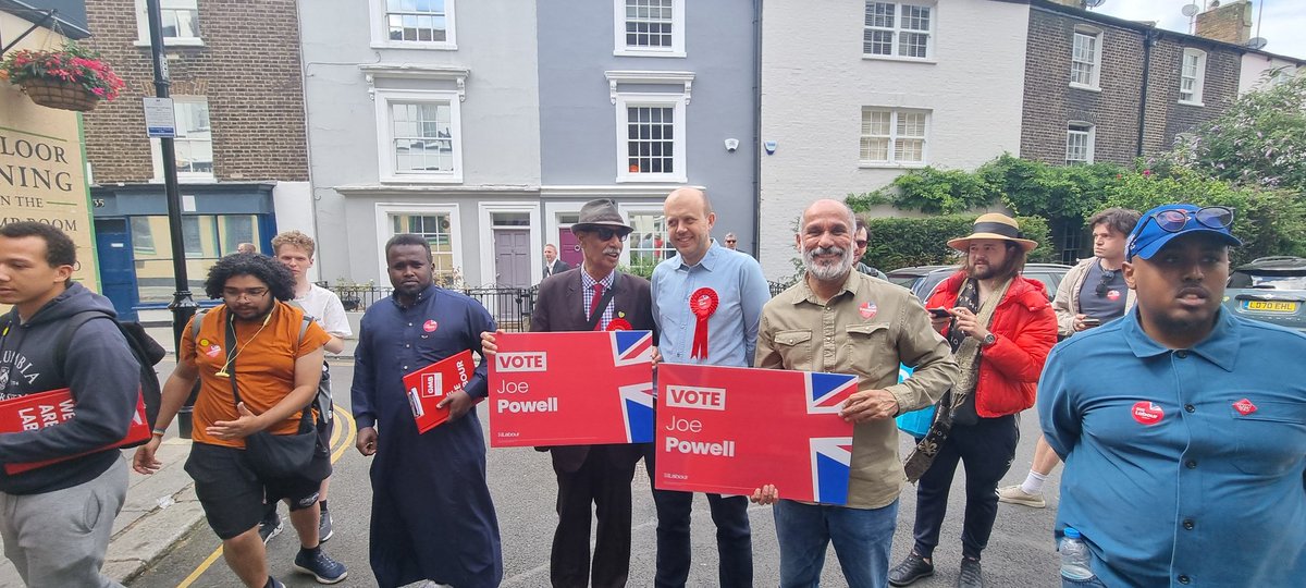 SajButt9070's tweet image. Great campaign in Earls Court to support Joe Powell along with Sadiq Khan, Mushtaq Lasharie @TWSPeople, Cllr @KasimAli_1
, Cllr @bakhtiarmo
And Mayor of London @SadiqKhan @josephpowell @UKLabour 🌹