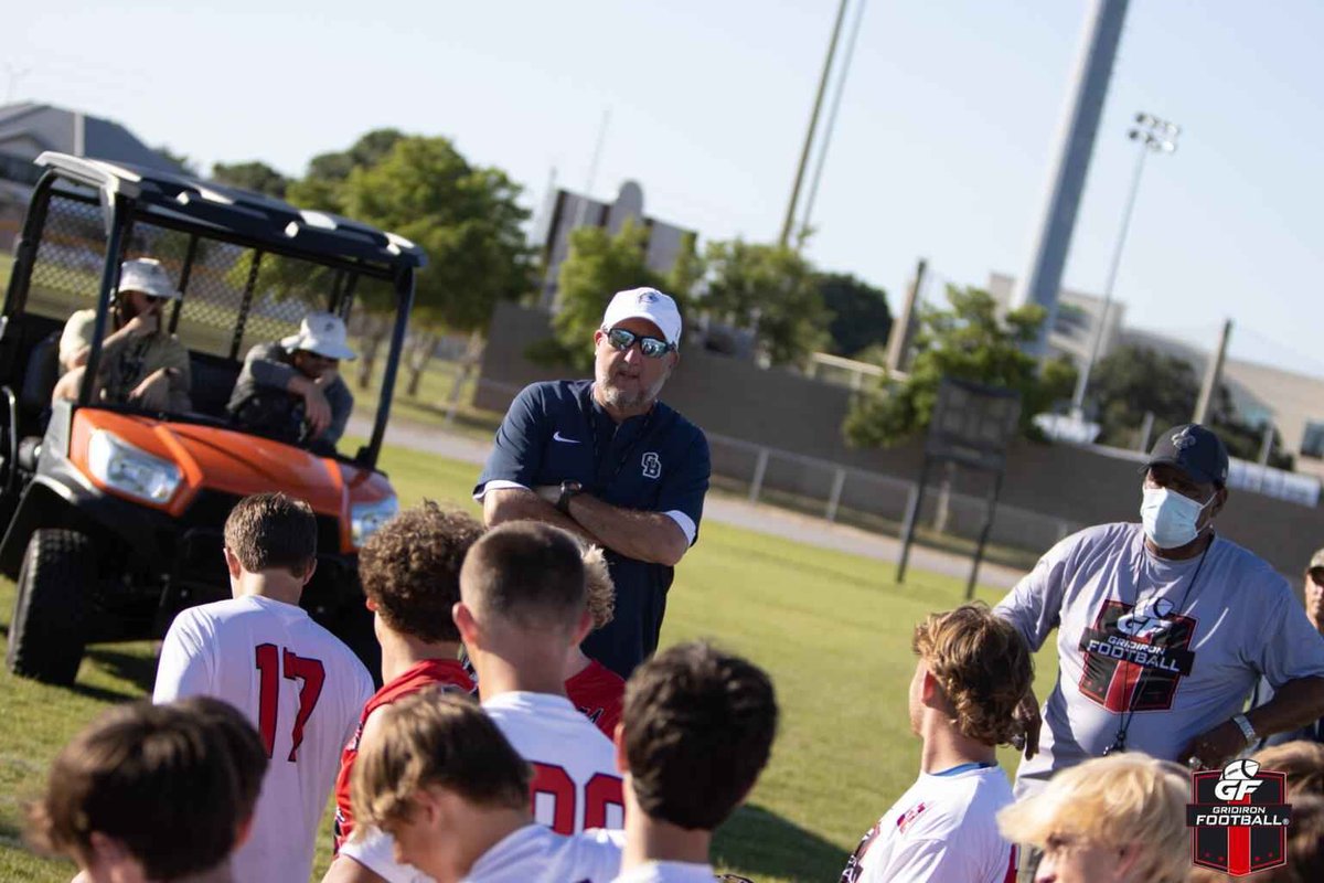GridironFootbal's tweet photo. Gridiron Football held its first Elite Camp in the state of Florida! Check it out on our website.

READ: https://t.co/IoVEvSNlyj https://t.co/pE5JPH5W1O