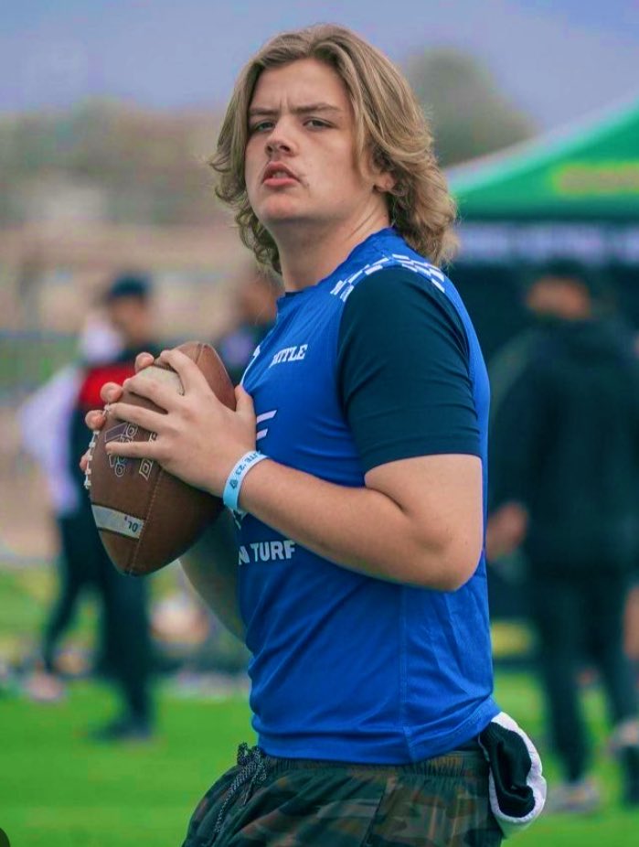 No Longer Under the Radar! <a href="/McClintock_FB/">McClintockFootball</a> QB <a href="/JaxonKnutson7/">Jaxon Knutson 6’3 200lbs 2025</a> part of the Chargers return to glory, joins the Dean tomorrow at 10:15am AzPrepsLive 98.7