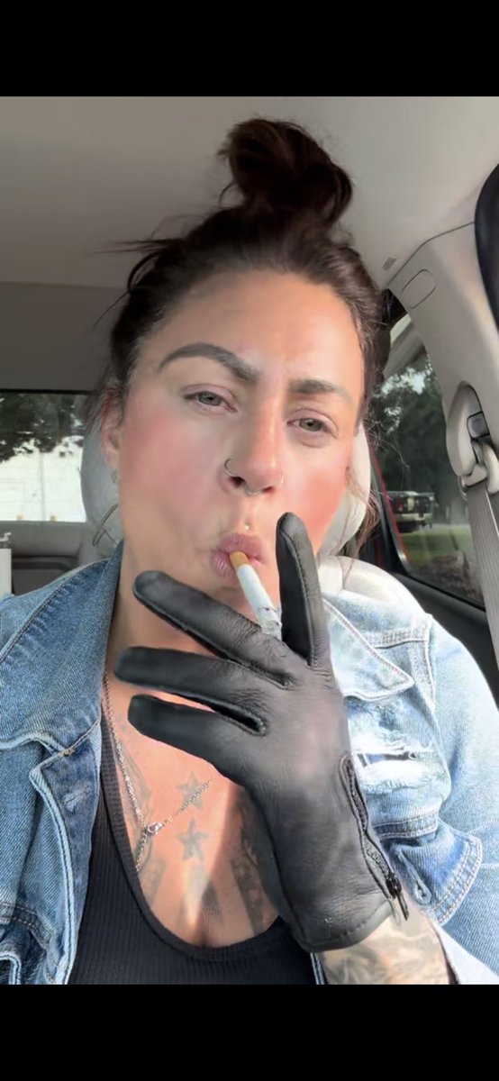 GoddessKSmokes's tweet photo. Work day #smokebreak in my leather motorcycle gloves! People in the parking lot were definitely watching me 😈 #smokingfetish #glovefetish #cigarettefetish #Frenchinhale #deepdrags #leatherfetish #capnolagnia #smokinggoddess #sexysmoking #leathergloves https://t.co/y79zPGfUPP