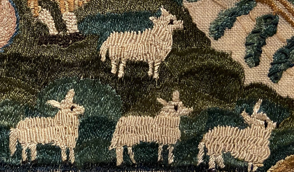 IsabellaRosner's tweet photo. Having the best Friday night hanging out with these 18th-century embroidered sheep https://t.co/dkY8dF9q7U