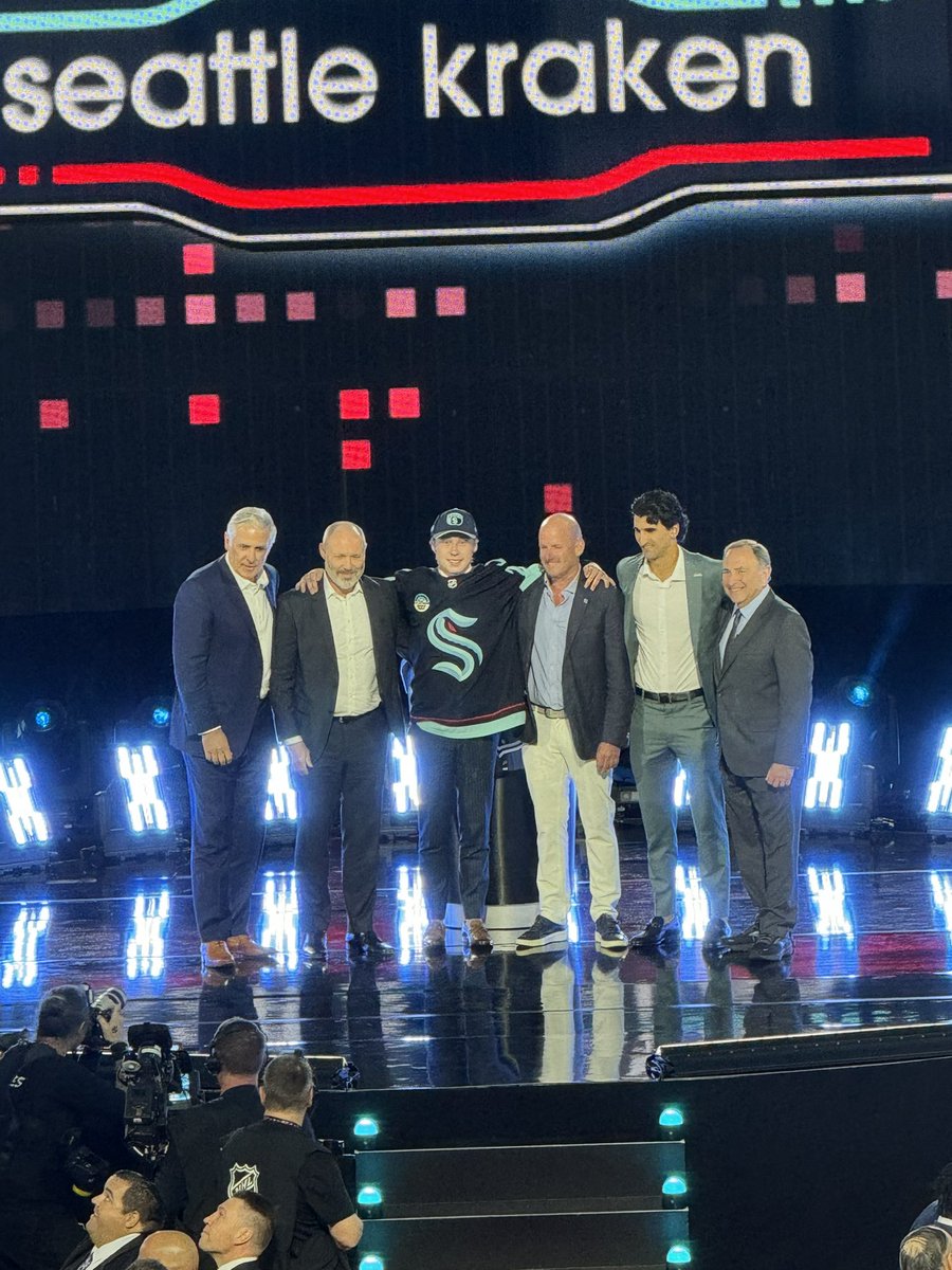 Congratulations to former <a href="/stoonredwings/">Saskatoon Zone G Redwings</a> &amp; <a href="/saskcontacts/">Saskatoon Contacts</a> Berkly Catton on being selected 8th overall by <a href="/SeattleKraken/">Seattle Kraken</a> in tonight’s <a href="/NHL/">NHL</a> draft!

The <a href="/spokanechiefs/">Spokane Chiefs</a> star will be close by for the Kraken!

Good luck in Seattle Berkly!