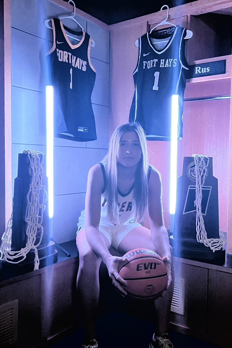 Reagan60988935's tweet photo. After a great visit at Fort Hays State, I am grateful to have received an offer! Thank you Coach Kahrs, Coach Lunsford, and Coach Vasa!#gotigers💛🖤 https://t.co/QwecFK7gJX