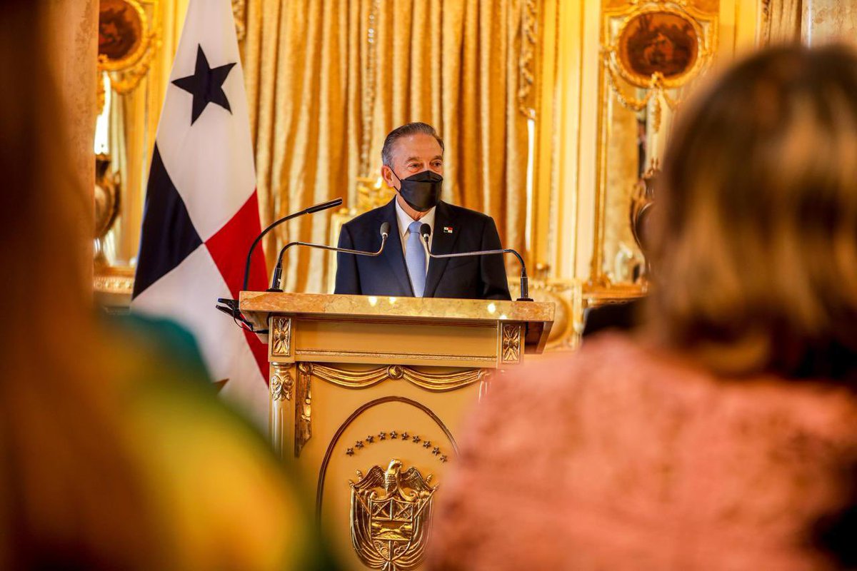 NitoCortizo's tweet image. Con mucha satisfacción, me dirigí al Consejo General de Estado, para agradecer de manera especial a mi gran equipo de trabajo, mujeres y hombres que sirvieron a la patria con propósito, esfuerzo, perseverancia y humildad, logrando la mayor inversión social en la historia de…