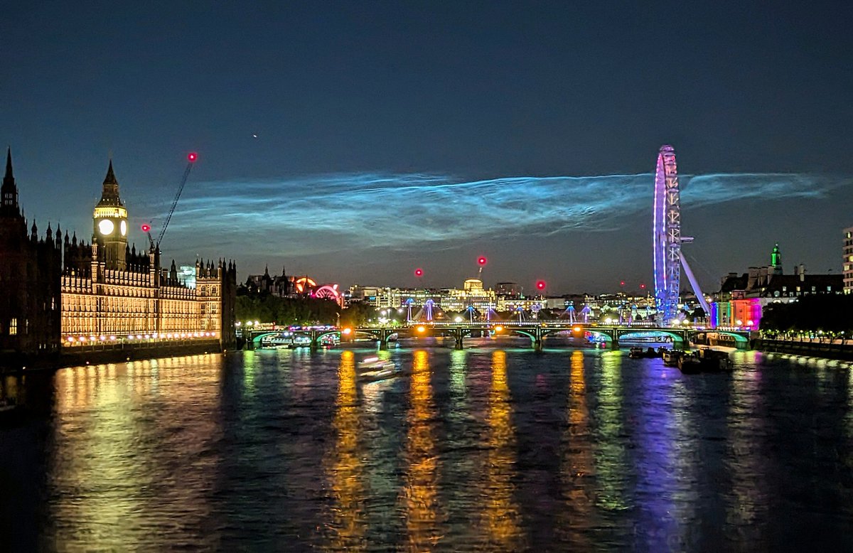 Stunning rare noctilucent clouds above London moments ago...