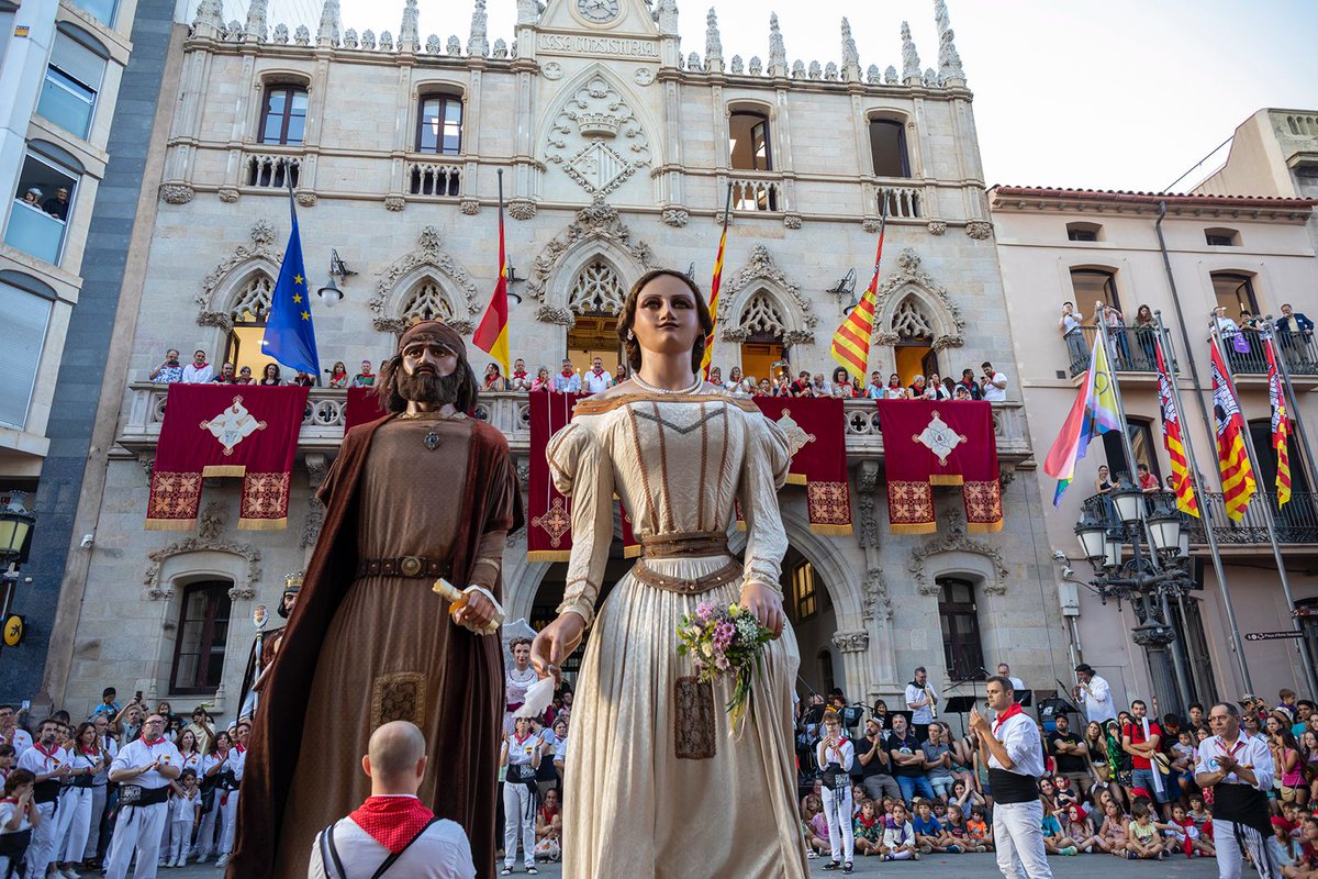 jordi_ballart's tweet photo. 🎉 Terrassa ja està de Festa Major! 👏🏻 🗣️Amb el pregó de l’Aniol Galí, els balls dels @GegantsTerrassa, @CapgrossosTRS, @Drac_Terrassa, Bastoners i l’Àliga, acompanyats dels Ministril, han omplert el Raval de vida amb la cultura popular i l’alegria de les nostres tradicions! https://t.co/WrPzk7Oatu