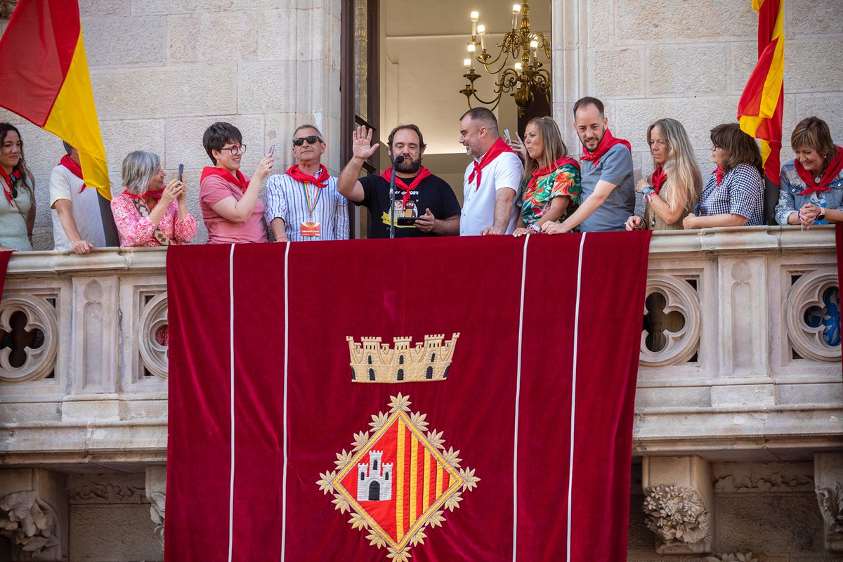 jordi_ballart's tweet photo. 🎉 Terrassa ja està de Festa Major! 👏🏻 🗣️Amb el pregó de l’Aniol Galí, els balls dels @GegantsTerrassa, @CapgrossosTRS, @Drac_Terrassa, Bastoners i l’Àliga, acompanyats dels Ministril, han omplert el Raval de vida amb la cultura popular i l’alegria de les nostres tradicions! https://t.co/WrPzk7Oatu