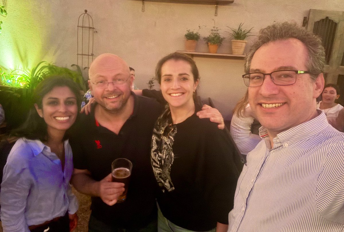 TransplantMaple's tweet photo. Dear @RotterdamTrans, thank you for loaning @frank_dor to London for the last few years.
Frank, thank you for everything. We will miss you. Don’t be a stranger! 😘
@Bynvant @KessarisN @KikiSran @CityUrology @Mr_G_Papadakis @CJCallaghanTx @LoukopoulosI @rhz59 @PGogalniceanu https://t.co/1i0ewNpm8f