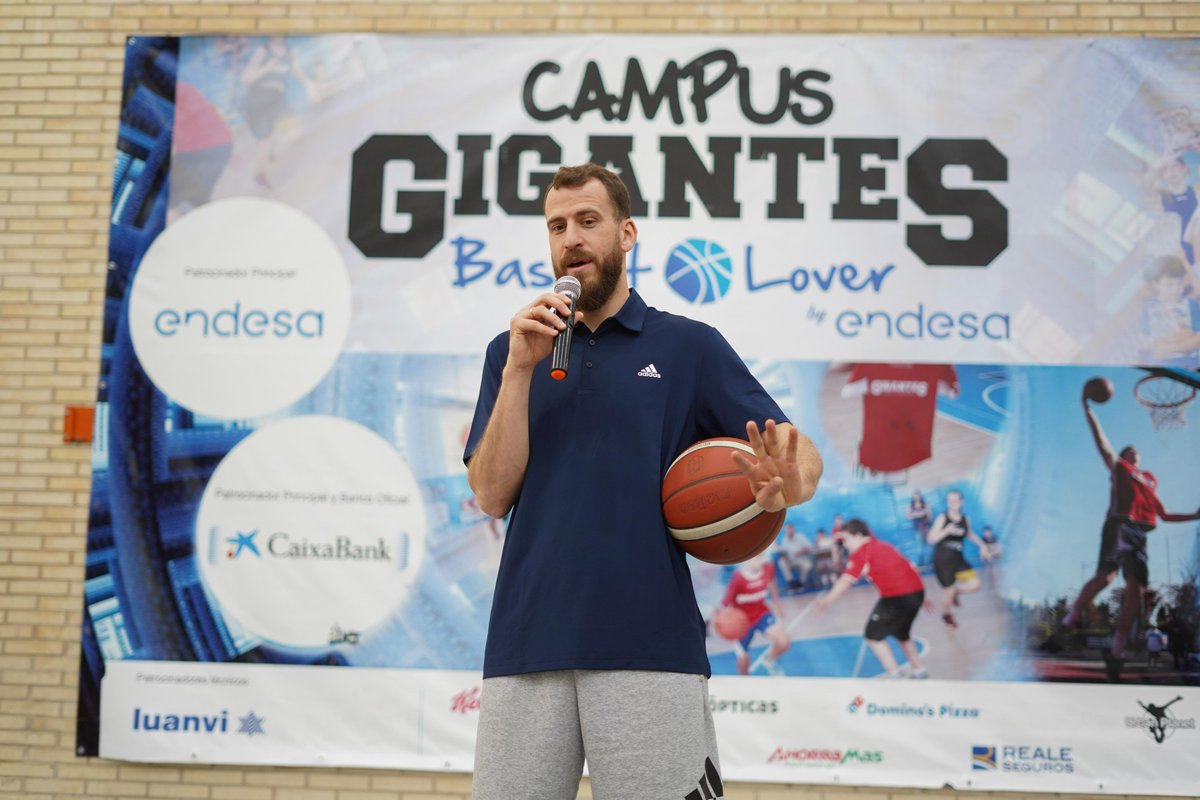 CampusGigantes's tweet photo. Apenas 24 horas después de lo vivido... aún quedan con consecuencias muy positivas de la visita de un jugador legendario.
@SergioRodriguez
#SedeNoroeste
#SedeGetafe
#JuntosGigantes https://t.co/k2acfsg1Dk
