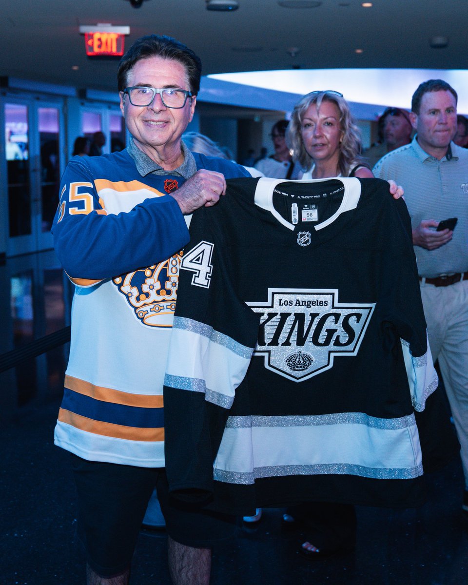 LAKings's tweet photo. Surprising Kings fans at @SphereVegas with a first in-person look at the best jersey in the league 🤩

Round One starts 🔜

📲 https://t.co/BYFfMqd4Ge

#GoKingsGo https://t.co/97FviW6ZfE