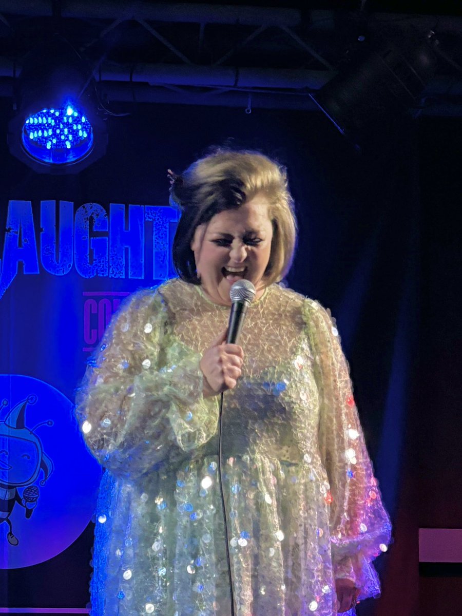 <a href="/FunnyBeeseness/">Funny Beeseness</a> headline act tonight at Katie’s in Stourbridge  <a href="/kiripritchardmc/">Kiri Pr'chard-McLean</a> first time seeing and really enjoyed (and yes us Welsh are weird!)