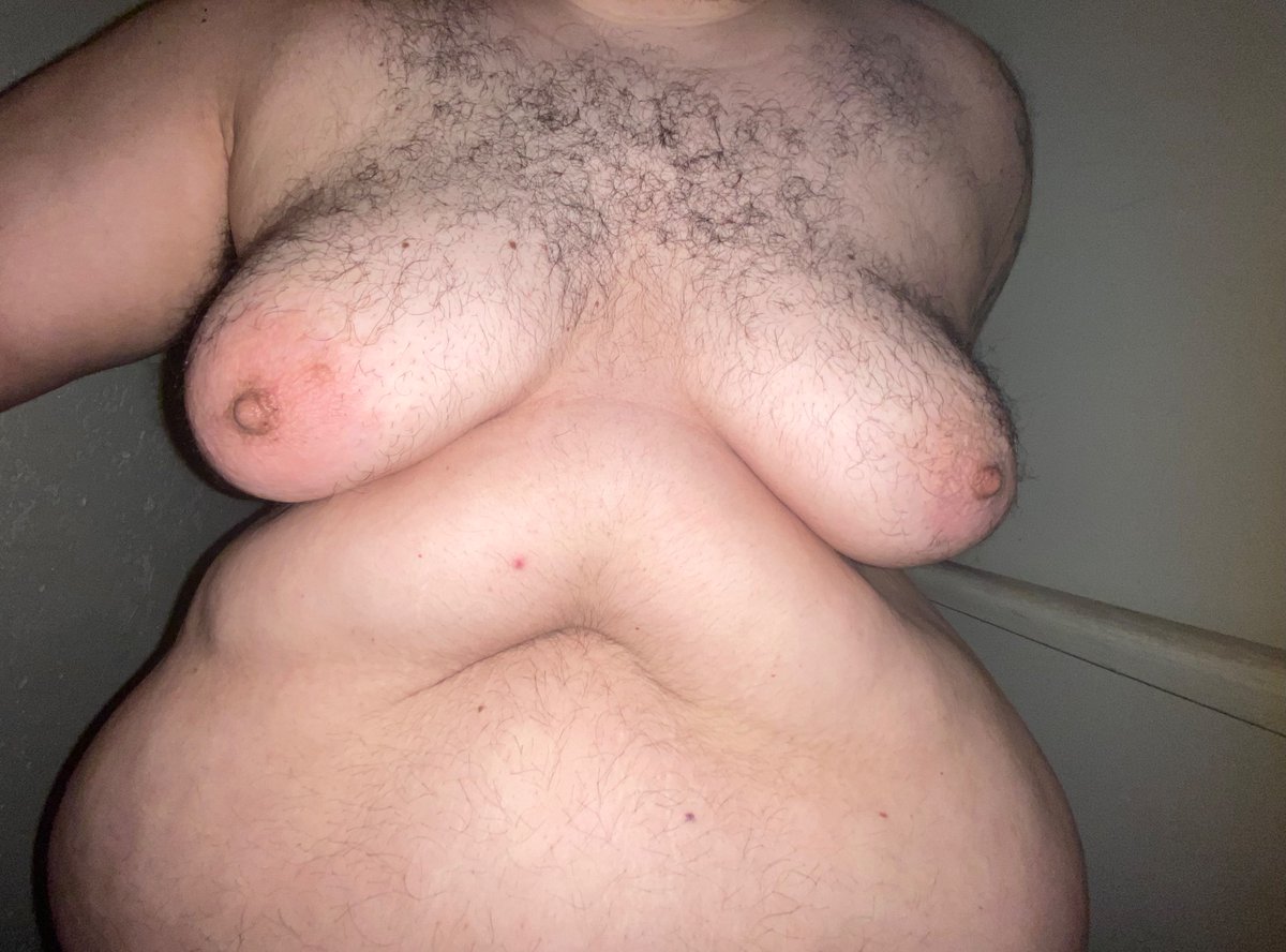 BatorDavidMoobs's tweet photo. I really need them worshipped 😩🥺 #moobs #chub #chubbymoobs #bottomchub #chubbybottom https://t.co/Xvelr3KQ1C