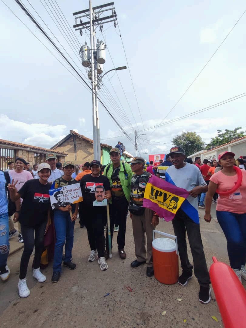 GuaricoMRT2's tweet photo. #TupamaroConNico  en la calle!!

Desde el Corazón de Venezuela Guárico, Guarico, salimos a las calles en respaldo irreversible a Nuestro Gallo Pinto.🐓

#ConNicoTenemosPaz 
@NicolasMaduro 
@TupamaroMRT_ https://t.co/V5iB5J2jFa