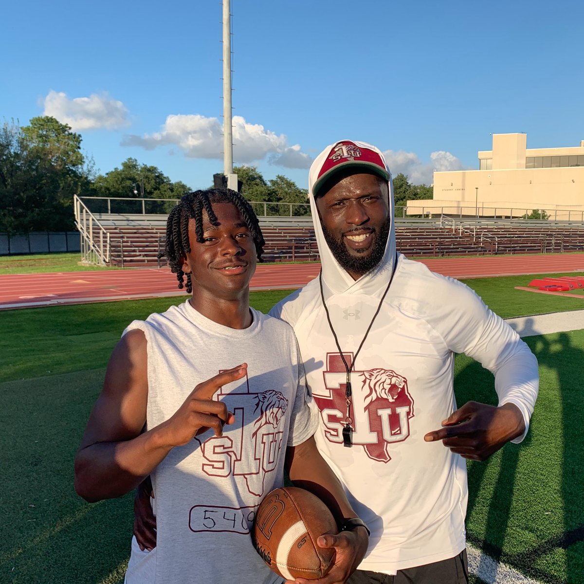 XanderMarshQB's tweet photo. Day 2 of my #texas2step involved a quick trip across Scott Street for the @TSUFootball camp. Got a chance to see more of third ward and learn directly from @dishman_cris , @Zerick94 and the awesome Texas Southern coaching staff. https://t.co/tYNGsLTz45