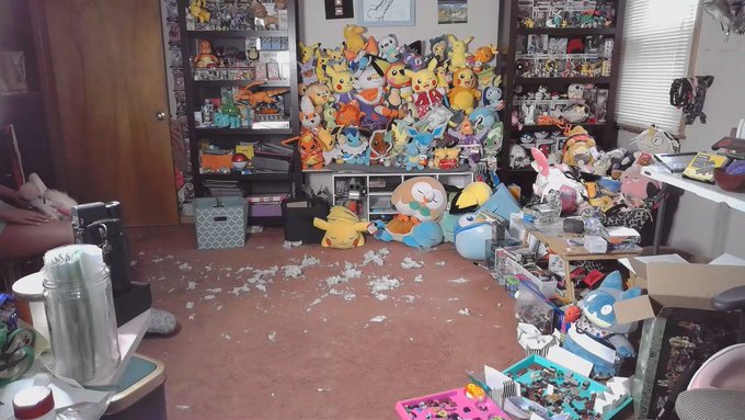 Lustfulgeek is live now! https://t.co/ogsYnVYeGQ https://t.co/koe2QhlFPh