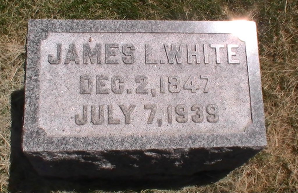 GraveChicago's tweet photo. ‘Deacon’ White was a HOF baseball player and is considered to be the 1st player in the Major Leagues. White played from 1871 to 1890 for various teams including the @cubs. He died in 1939 and was elected to the HOF in 2012. He is buried at Restland Cemetery, Mendota IL. https://t.co/eNsXQsYcTK