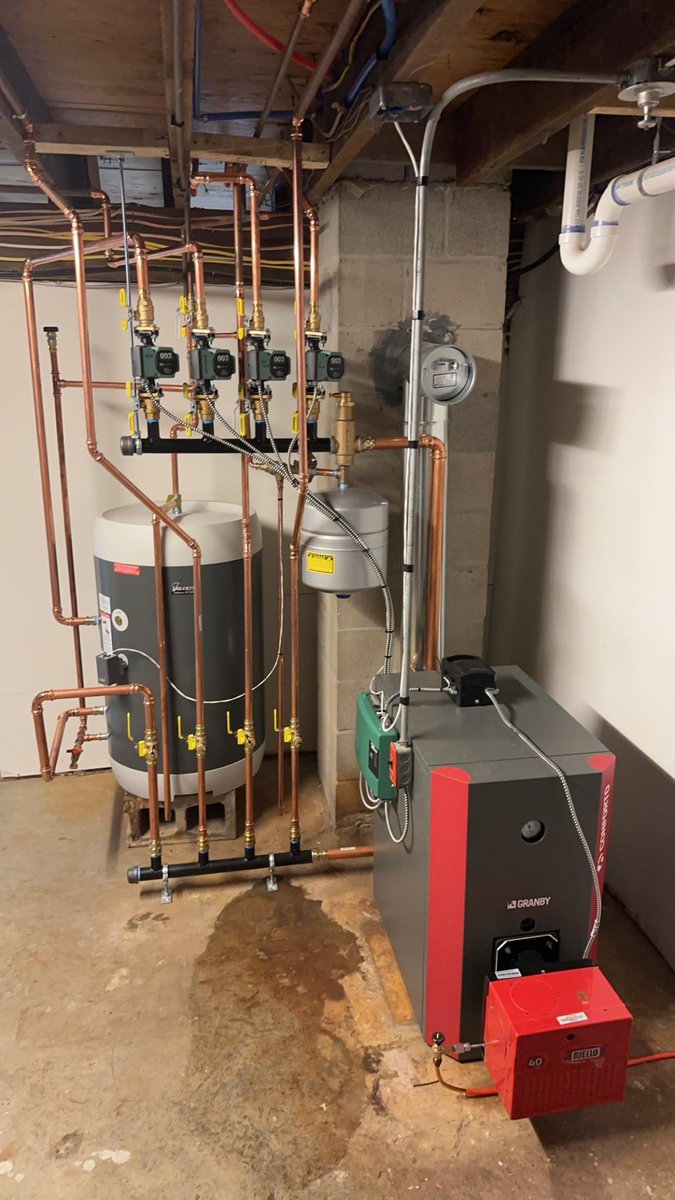 Hashgraph_Degen's tweet image. Friday night finishing up this boiler job, cheers to the weekend homies 🤙🏼