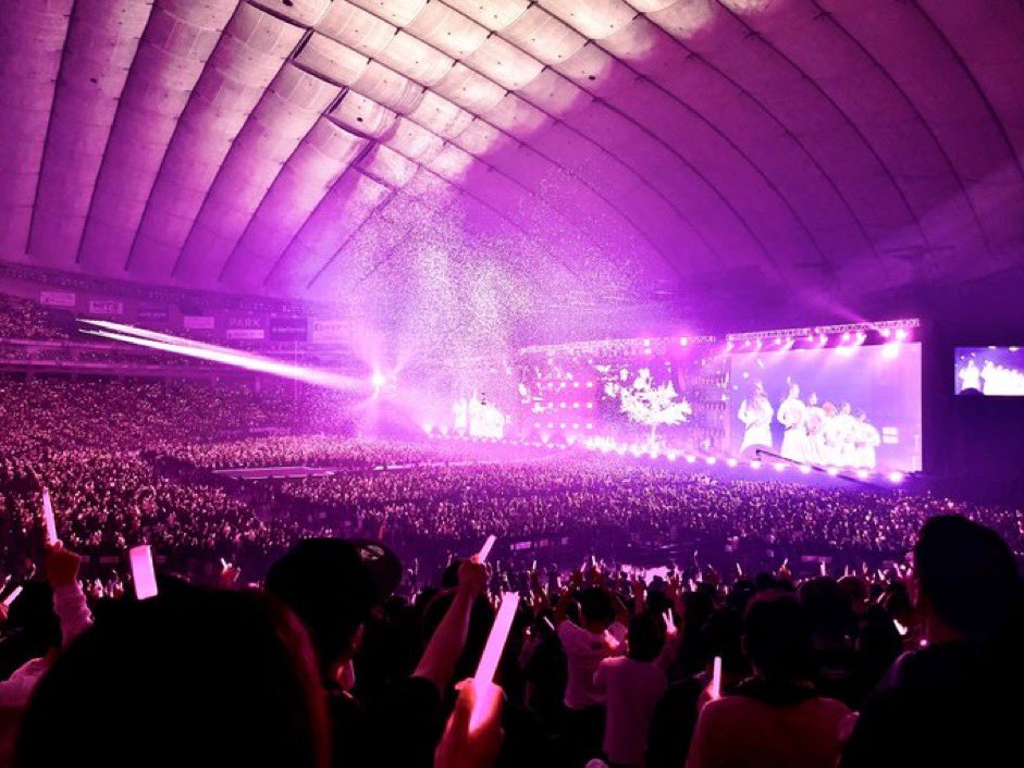 yakesanma's tweet photo. あれからもう1年
帰りのどしゃ降り凄い覚えてるな
ドームライブ観ようかな
#BiSH https://t.co/voWpIZ3mhx