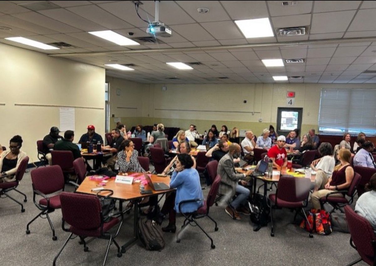 akmartinez6's tweet photo. Excited to have led a two-day session on project management tools and strategies with Fairfax County Public Schools school-based and central office leaders from across our division this week!!! I am excited for this next chapter. #agile #projectmanagement #efficiency https://t.co/8sQqz5Dphw