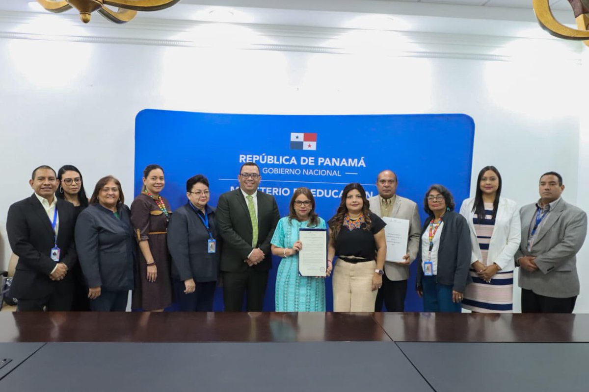 Agradezco a la directora general del <a href="/InadehOficial/">INADEH</a> , Mariela Salgado, y a sus directivos, por el reconocimiento otorgado. Como miembro del consejo directivo del INADEH, ha sido un placer colaborar con esta institución que aboga por la formación y capacitación laboral en Panamá.